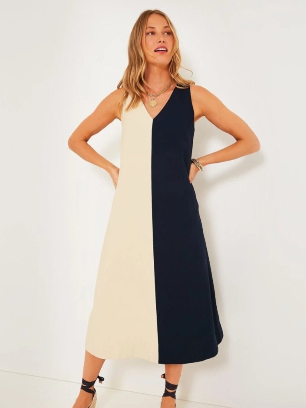 Pomander Place by Tuckernuck Tan & Navy Sallie Dress V-neck Midi A-line size XL